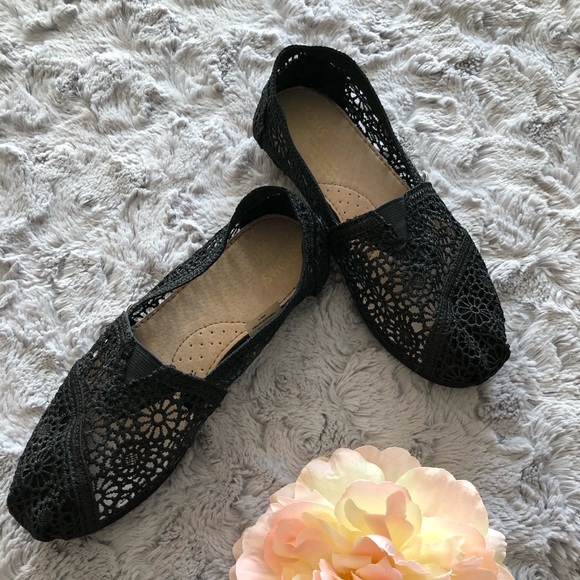 Toms Shoes - Women’s TOMS classic crochet slip-on size 5.5 NWOT